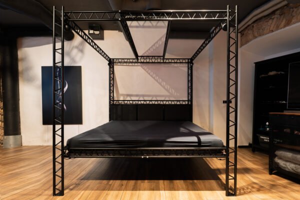Enigma truss bed