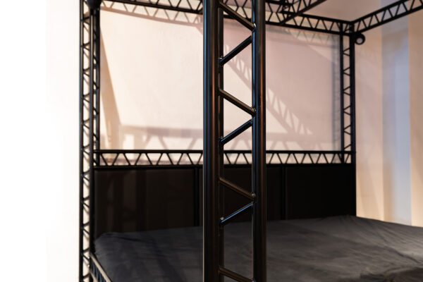 Enigma truss bed